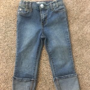 Guess cuffed Capri jeans- SO CUTE